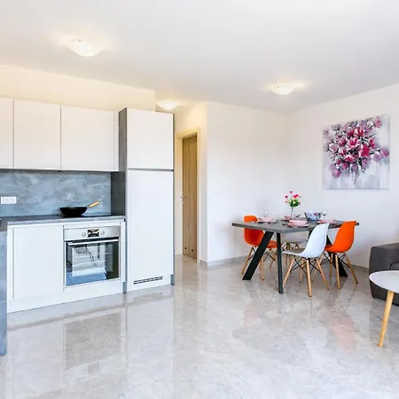 Apartment Nevia - A6 - Mpolo *