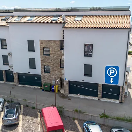 Nevia - A6 - Mpolo Medulin