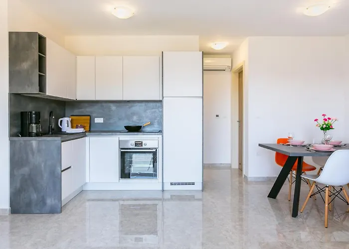 Appartement Nevia - A6 - Mpolo *