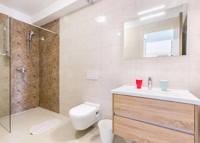 Nevia - A6 - Mpolo * Medulin