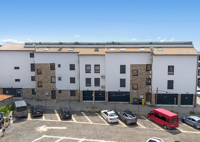 Nevia - A6 - Mpolo Appartement *